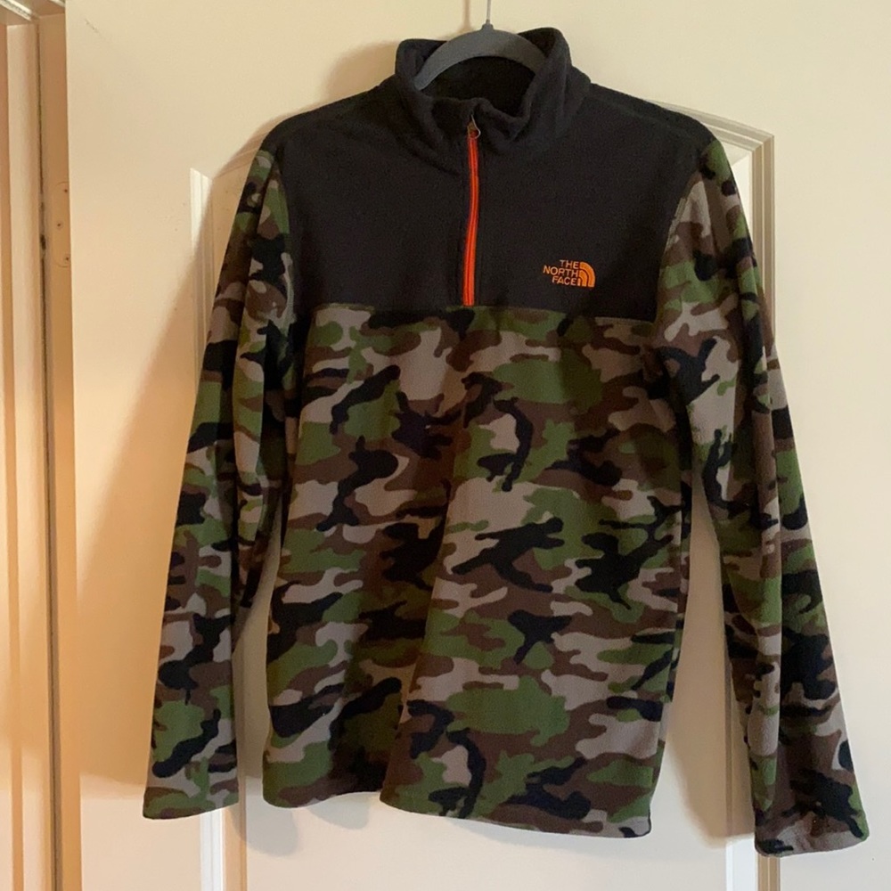 North face jacket for boys XL. Like new